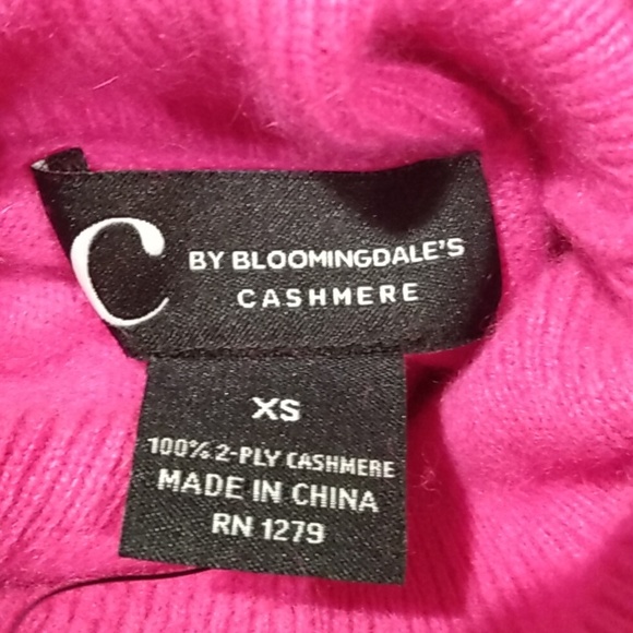 Cashmere sweater by Bloomingdales - Picture 3 of 13